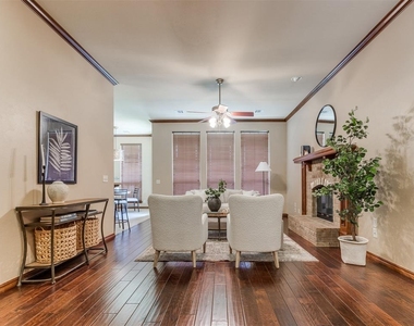 16616 Hardwood Place - Photo Thumbnail 5