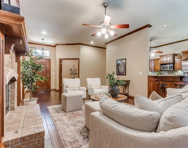 16616 Hardwood Place - Photo Thumbnail 4