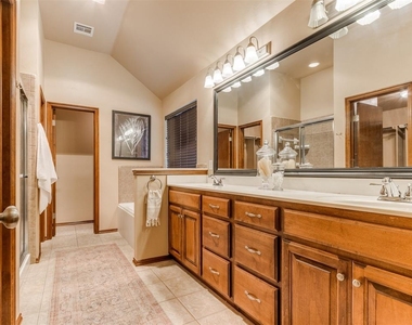 16616 Hardwood Place - Photo Thumbnail 23