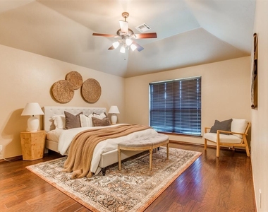 16616 Hardwood Place - Photo Thumbnail 20
