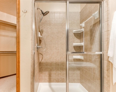 16616 Hardwood Place - Photo Thumbnail 27