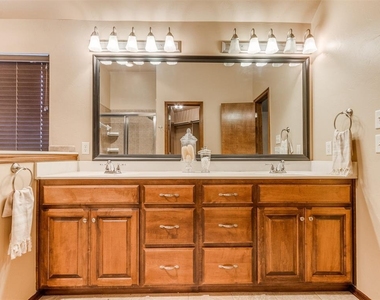 16616 Hardwood Place - Photo Thumbnail 24