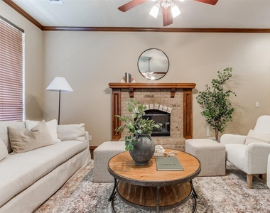 16616 Hardwood Place - Photo Thumbnail 7