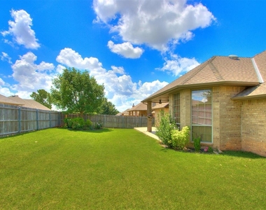 16616 Hardwood Place - Photo Thumbnail 44