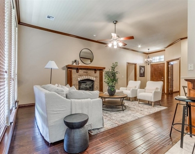 16616 Hardwood Place - Photo Thumbnail 8