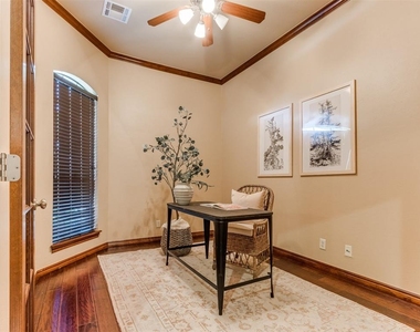16616 Hardwood Place - Photo Thumbnail 30