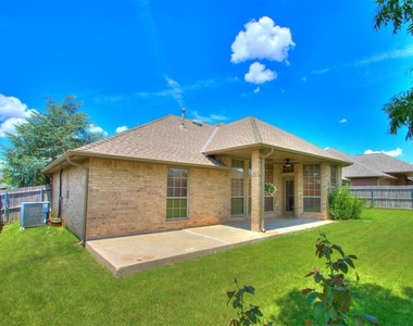 16616 Hardwood Place - Photo Thumbnail 42