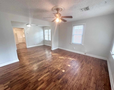 4605 N Hammond Avenue - Photo Thumbnail 1