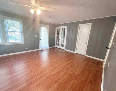 4605 N Hammond Avenue - Photo Thumbnail 15