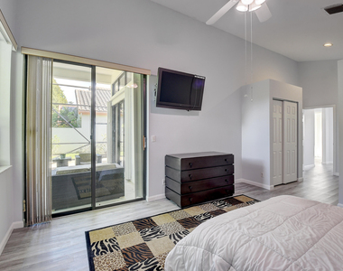 10201 Lexington Lakes Boulevard N - Photo Thumbnail 18