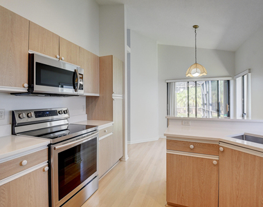 10201 Lexington Lakes Boulevard N - Photo Thumbnail 11