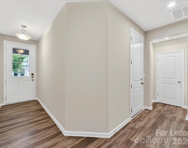 420 Burr Street - Photo Thumbnail 3