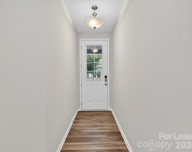 420 Burr Street - Photo Thumbnail 5