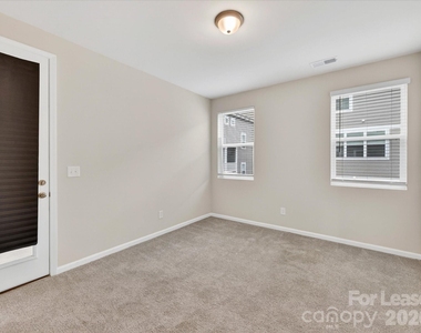 420 Burr Street - Photo Thumbnail 8