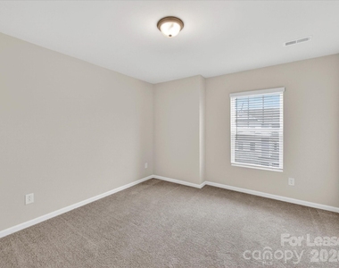 420 Burr Street - Photo Thumbnail 28