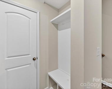 420 Burr Street - Photo Thumbnail 2