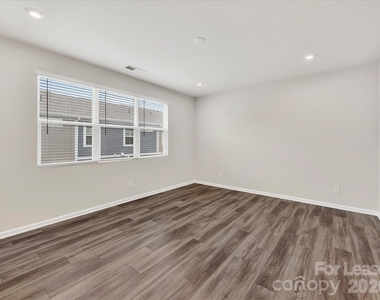 420 Burr Street - Photo Thumbnail 16