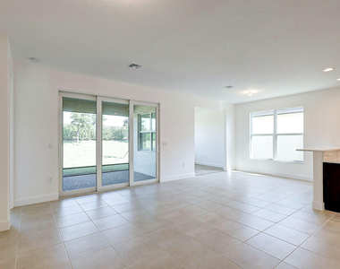 13549 Sw Oceanus Boulevard - Photo Thumbnail 6