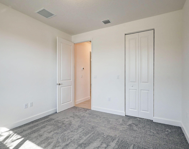 13549 Sw Oceanus Boulevard - Photo Thumbnail 15
