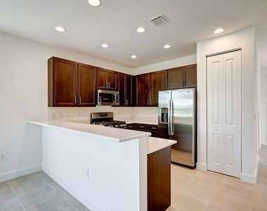 13549 Sw Oceanus Boulevard - Photo Thumbnail 17