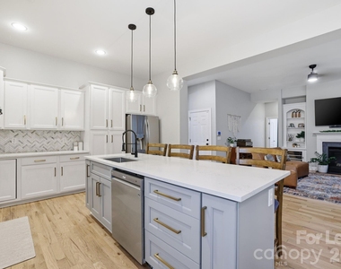 8636 Sagekirk Court - Photo Thumbnail 7