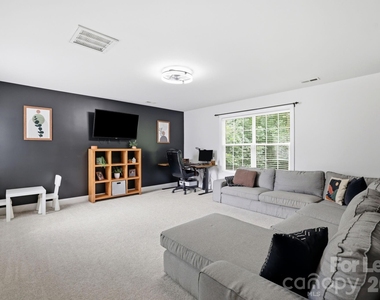 8636 Sagekirk Court - Photo Thumbnail 32