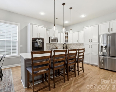 8636 Sagekirk Court - Photo Thumbnail 5