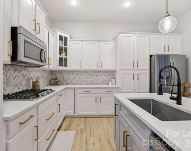 8636 Sagekirk Court - Photo Thumbnail 6