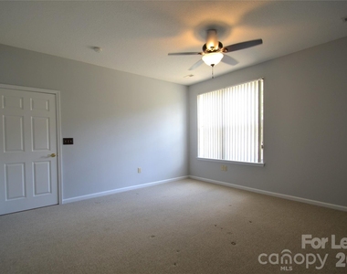 8035 Sultana Circle - Photo Thumbnail 14