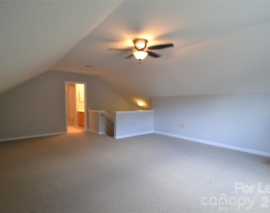 8035 Sultana Circle - Photo Thumbnail 25