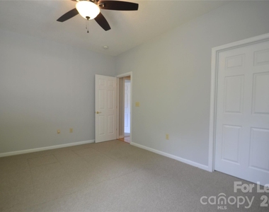 8035 Sultana Circle - Photo Thumbnail 21