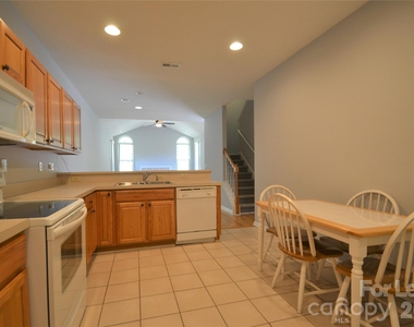8035 Sultana Circle - Photo Thumbnail 12