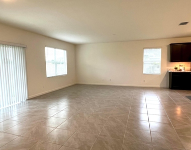 4011 Sw Kidd Court - Photo Thumbnail 14