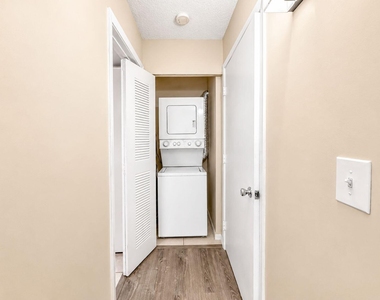 1743 Village Boulevard - Photo Thumbnail 11