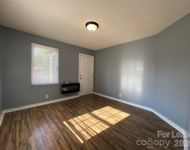 540 Washington Street - Photo Thumbnail 2