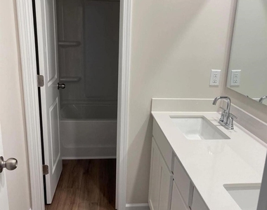 13304 Hampton Bay Lane - Photo Thumbnail 8