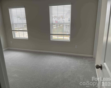 13304 Hampton Bay Lane - Photo Thumbnail 5