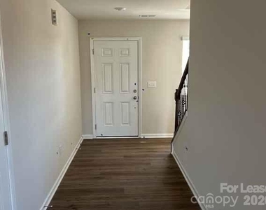 13304 Hampton Bay Lane - Photo Thumbnail 4