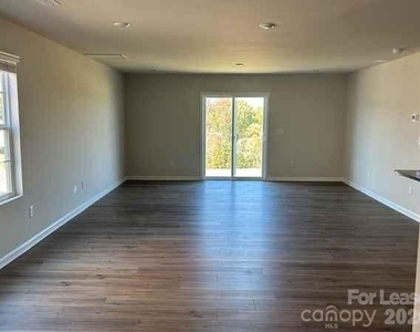 13304 Hampton Bay Lane - Photo Thumbnail 2