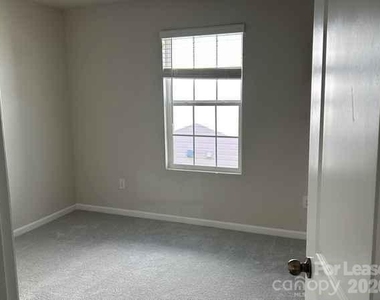 13304 Hampton Bay Lane - Photo Thumbnail 3