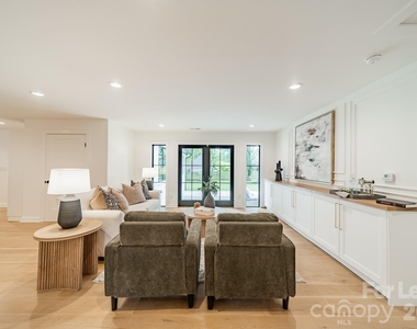 2528 Providence Road - Photo Thumbnail 3