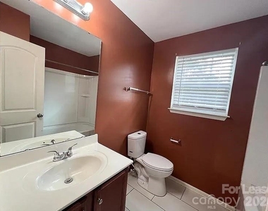4828 Lynn Lee Circle - Photo Thumbnail 10