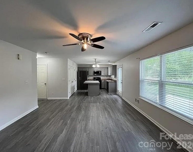 4828 Lynn Lee Circle - Photo Thumbnail 1