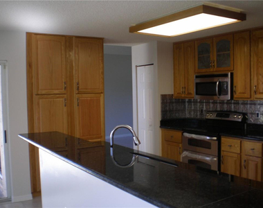 245 Via Milan Terrace - Photo Thumbnail 51