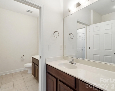 1000 E Woodlawn Road - Photo Thumbnail 35