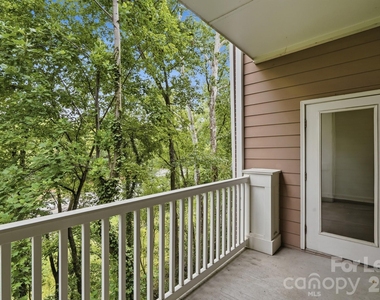 1000 E Woodlawn Road - Photo Thumbnail 29