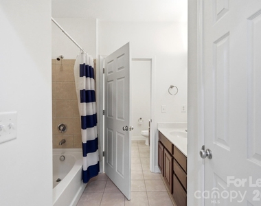 1000 E Woodlawn Road - Photo Thumbnail 34