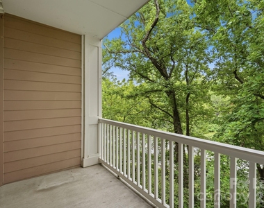 1000 E Woodlawn Road - Photo Thumbnail 28