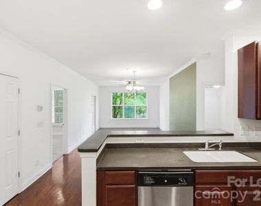 1000 E Woodlawn Road - Photo Thumbnail 19