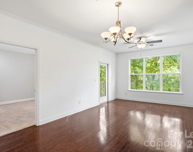 1000 E Woodlawn Road - Photo Thumbnail 25